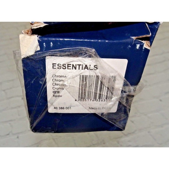 Grohe Essentials 32" Towel Bar, Starlight Chrome - Picture 9 of 10